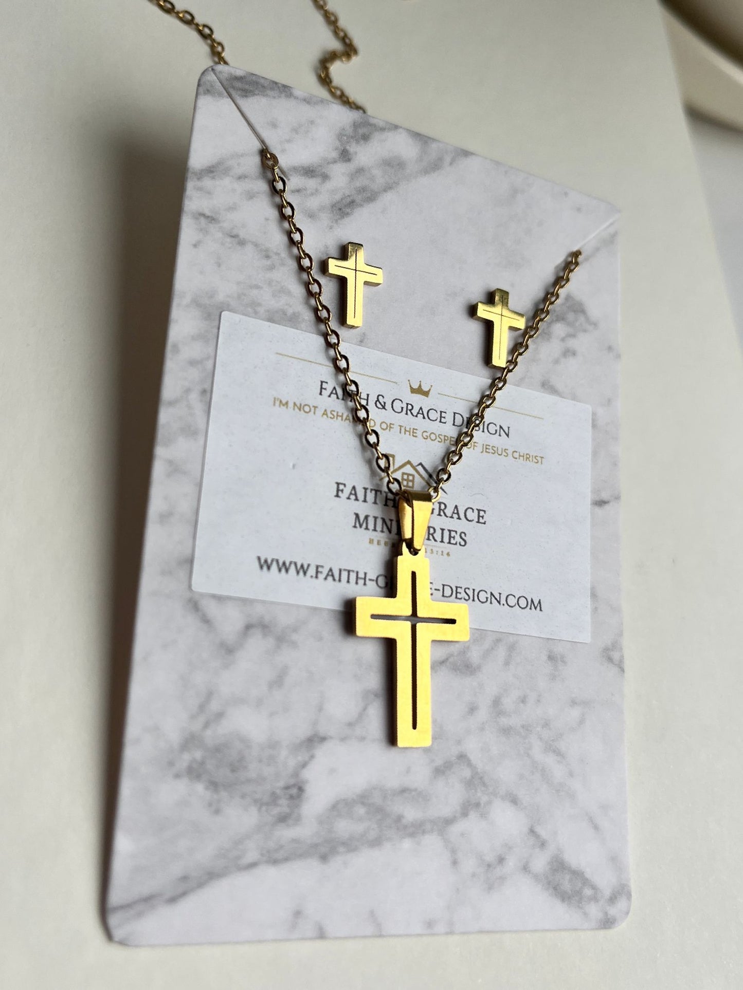 Kreuzkette Set ( Halskette + Ohrringe )